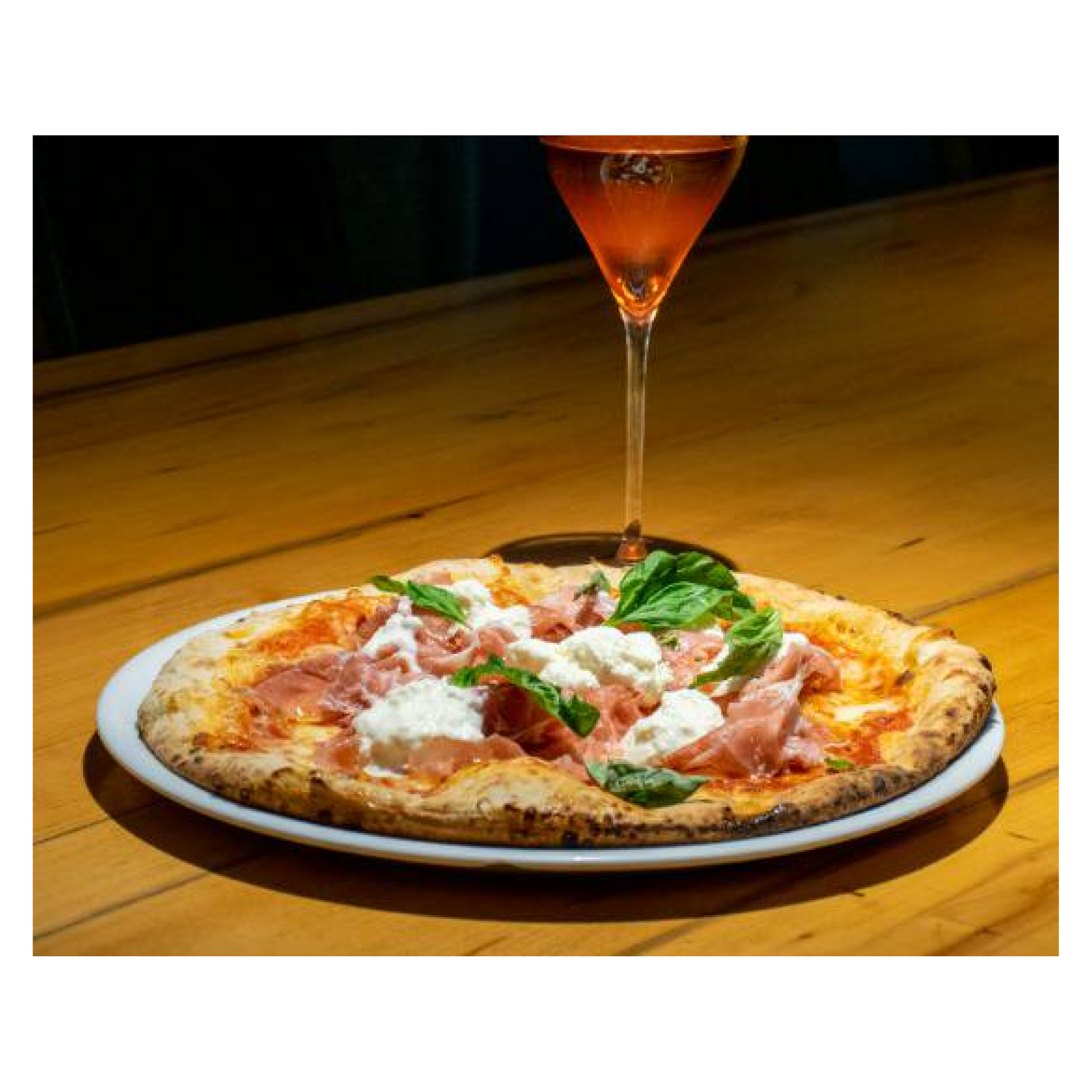 Pizza Burrata y Prosciutto Crudo
